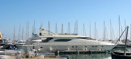 Ferretti 70