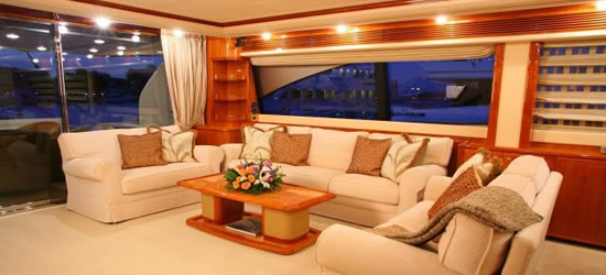 Ferretti 880