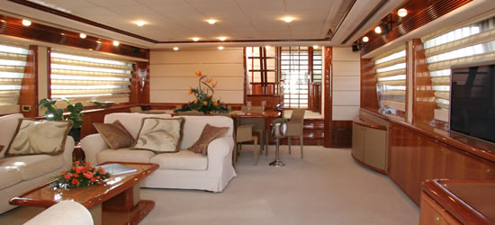 Ferretti 880