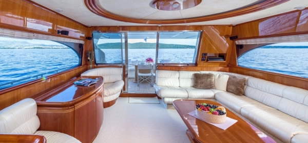 Ferretti 730