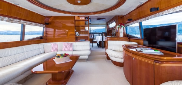 Ferretti 730