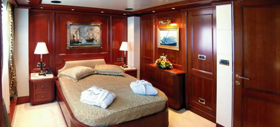 M/Y O'Mega