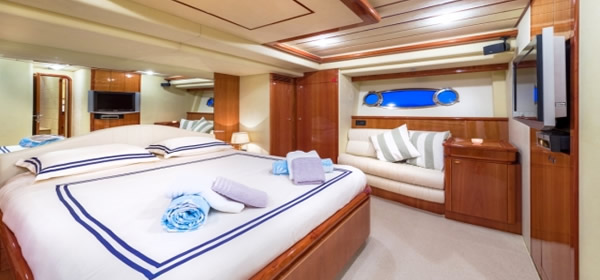 Ferretti 730