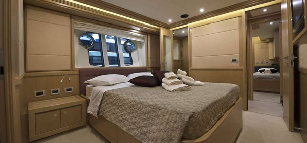 Ferretti Navetta 26 Meter