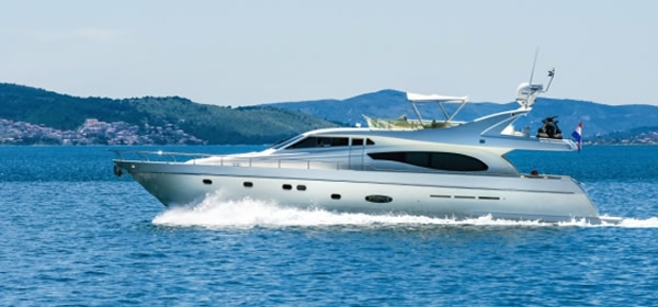 Ferretti 730