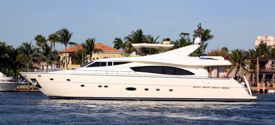 Ferretti 880